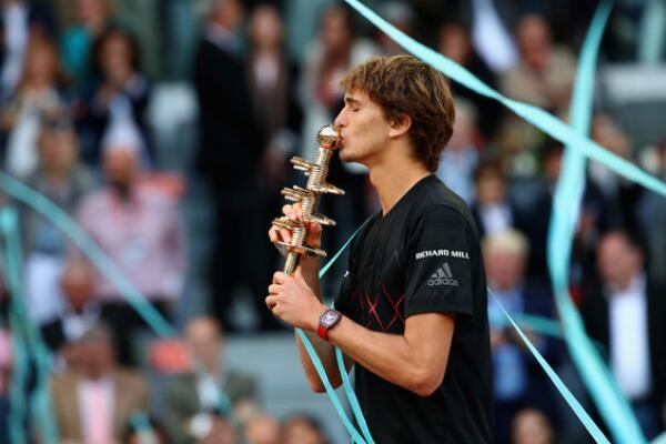 表现出了令 表现出了令